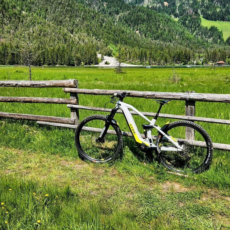 Bicicleta electrica de munte Cube Stereo Hybrid 140 HPC Race 625 gri